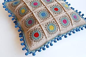 Rosie posie granny square cushion free pattern